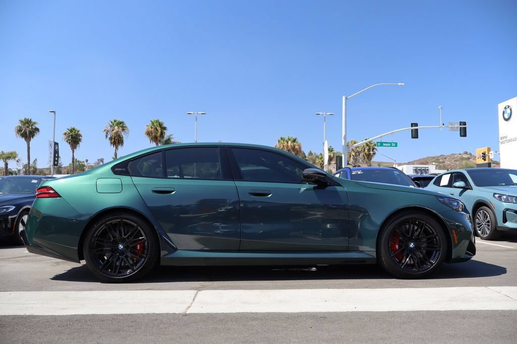 New 2027 BMW M5 w/ Carbon Package AWD/4WD image 4