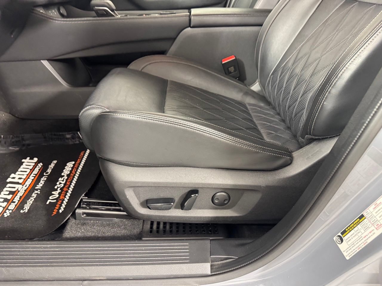 Used 2023 Nissan Rogue Platinum w/ Platinum Premium Package AWD/4WD image 26