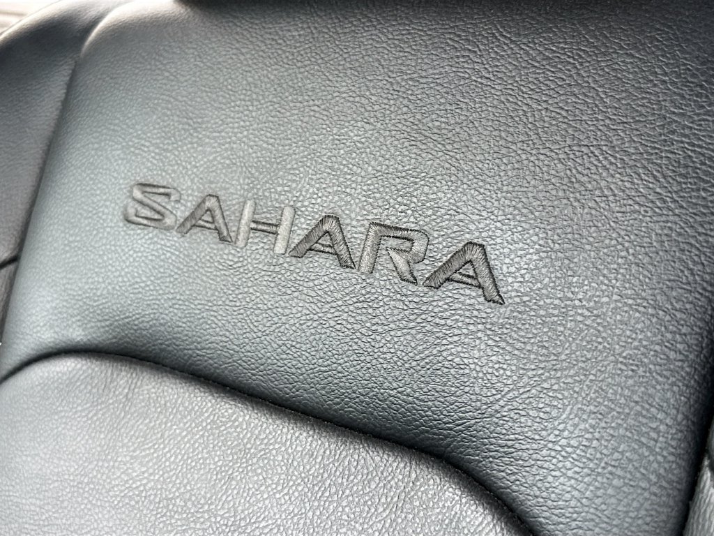 Used 2022 Jeep Wrangler Unlimited Sahara AWD/4WD image 18