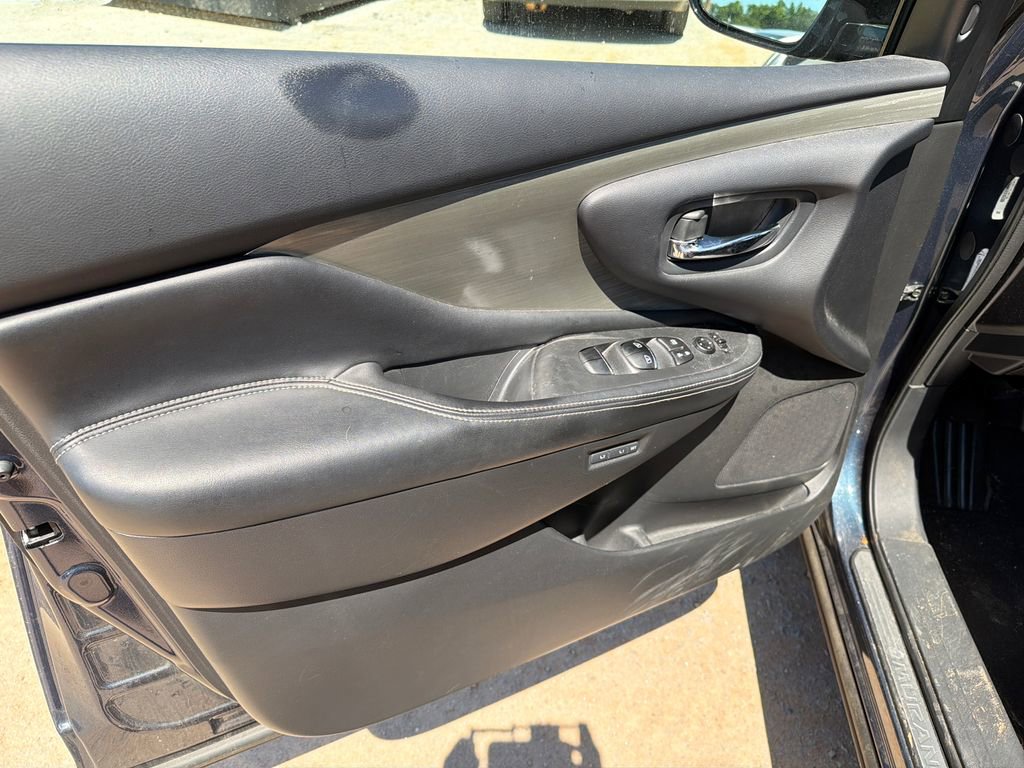 Used 2015 Nissan Murano Platinum FWD image 10