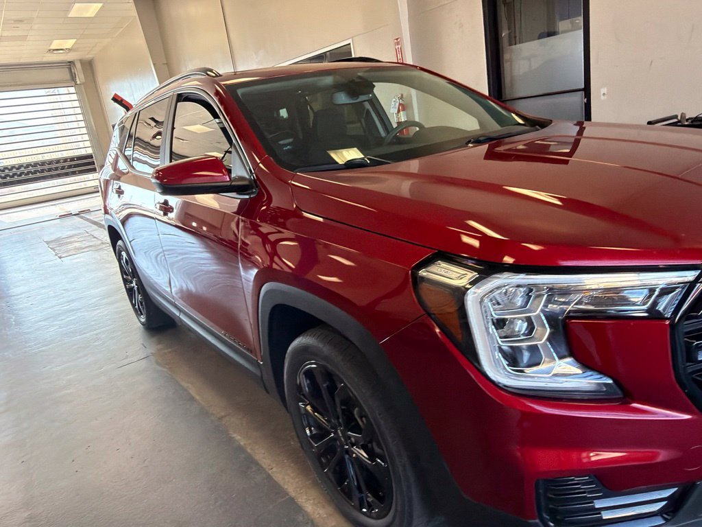 Used 2022 GMC Terrain SLE w/ Driver Convenience Package AWD/4WD image 8