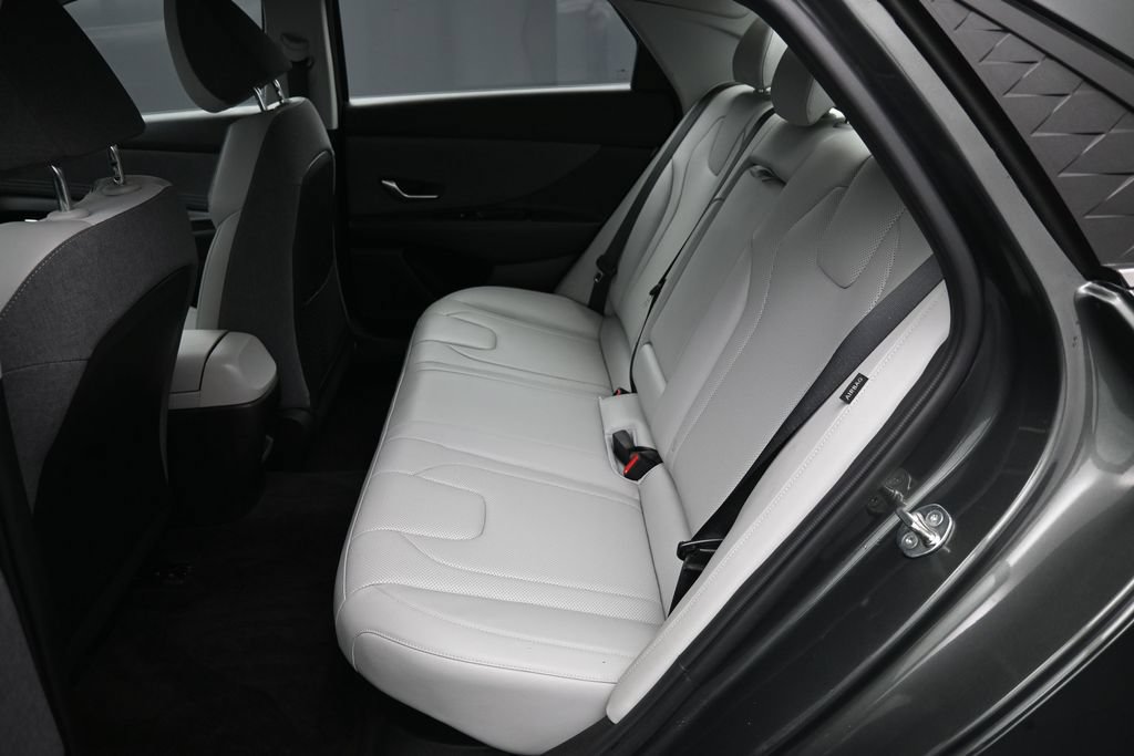 Used 2024 Hyundai Elantra Limited FWD image 21