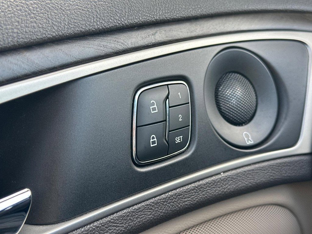 Used 2020 Lincoln MKZ Reserve w/ Elements Package image 27