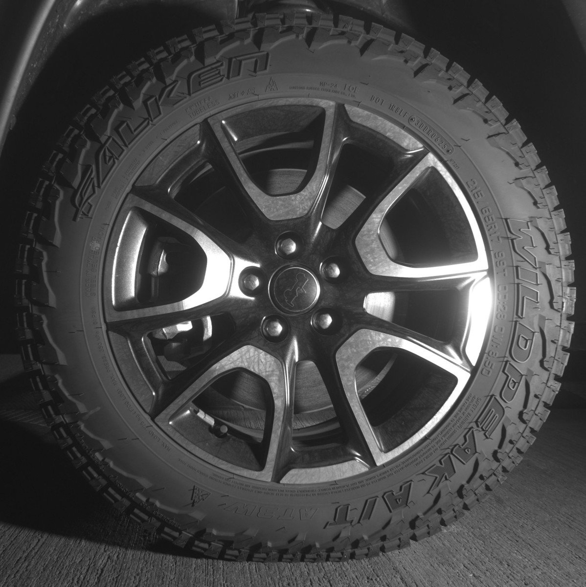 Used 2025 Jeep Compass Trailhawk image 12