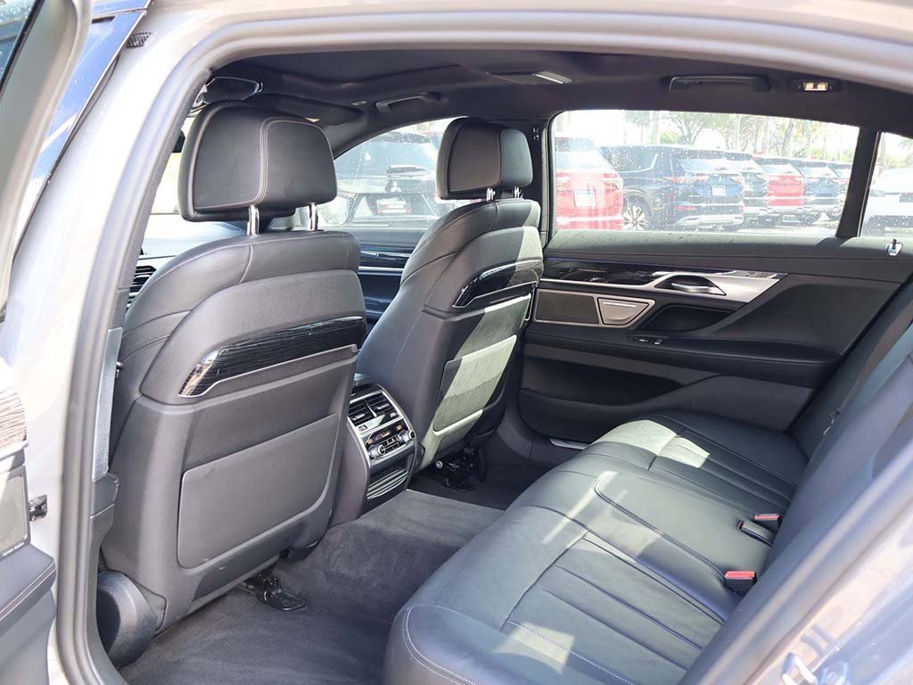 Used 2022 BMW 740i w/ M Sport Package image 37