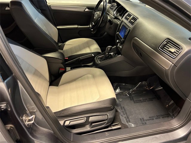 Used 2016 Volkswagen Jetta Sport image 10