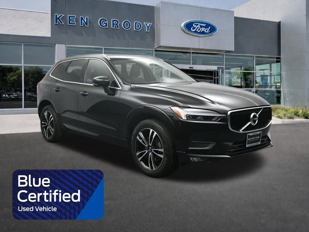 Used 2021 Volvo XC60 T5 Momentum w/ Premium Package image 1
