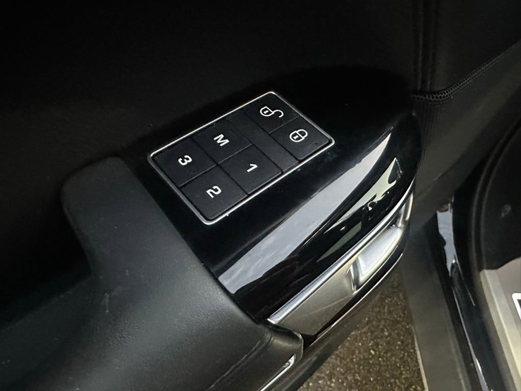 Used 2017 Land Rover Range Rover Long Wheelbase Supercharged image 27