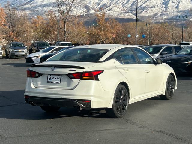 Used 2022 Nissan Altima 2.5 SR w/ Midnight Edition Package AWD/4WD image 4