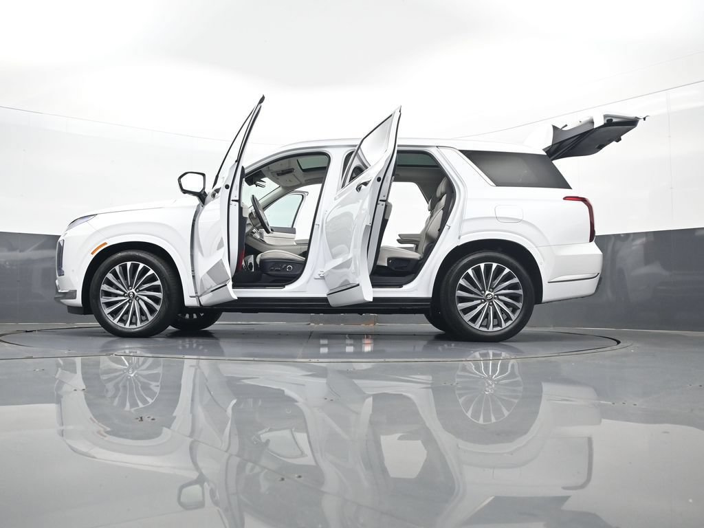 Certified 2025 Hyundai Palisade Calligraphy AWD/4WD image 35
