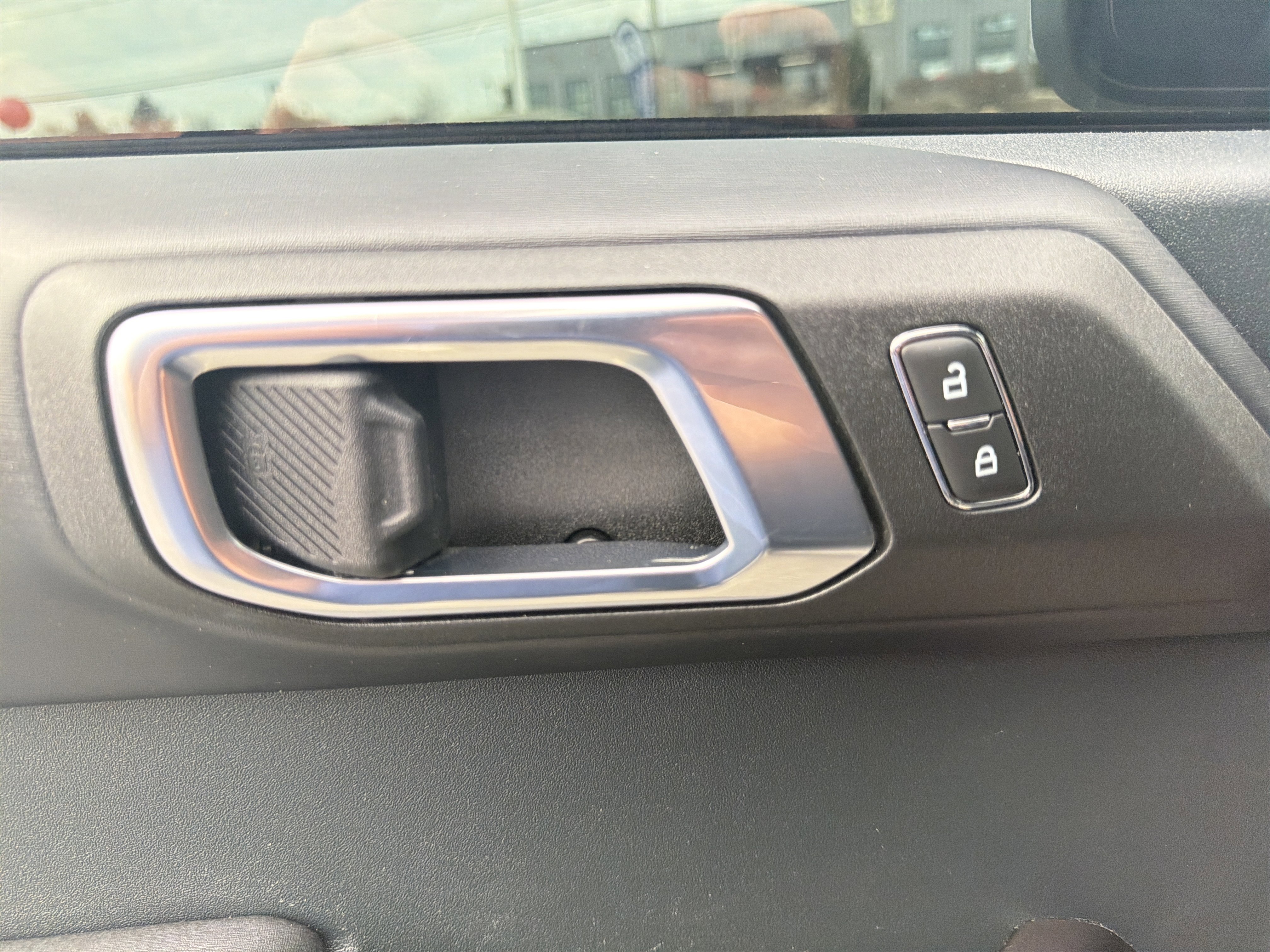 Used 2024 Ford Bronco Badlands image 16