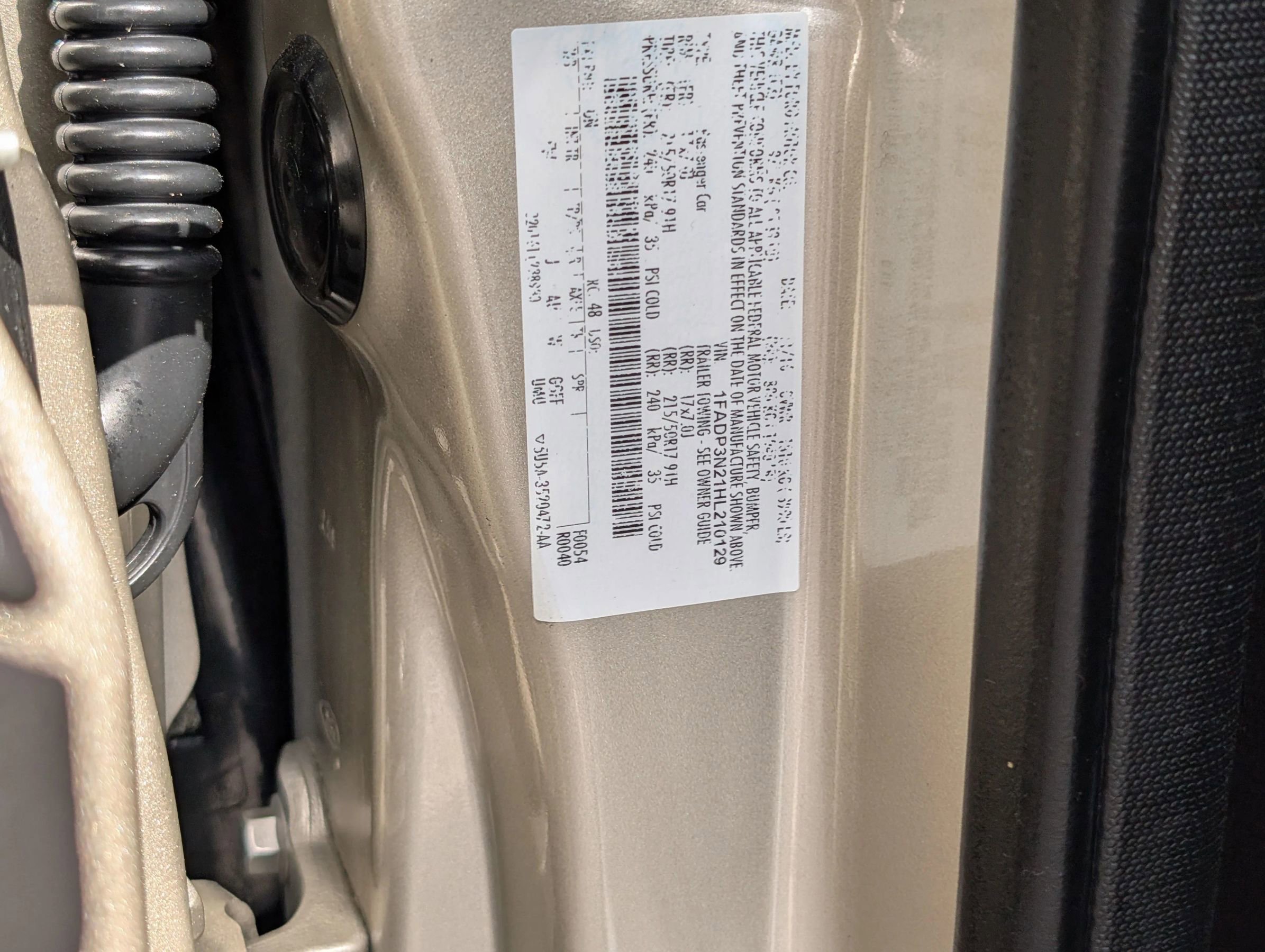 Used 2017 Ford Focus Titanium image 28