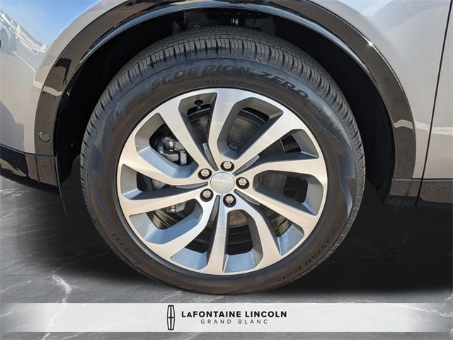 Used 2024 Land Rover Discovery Sport Dynamic SE image 33