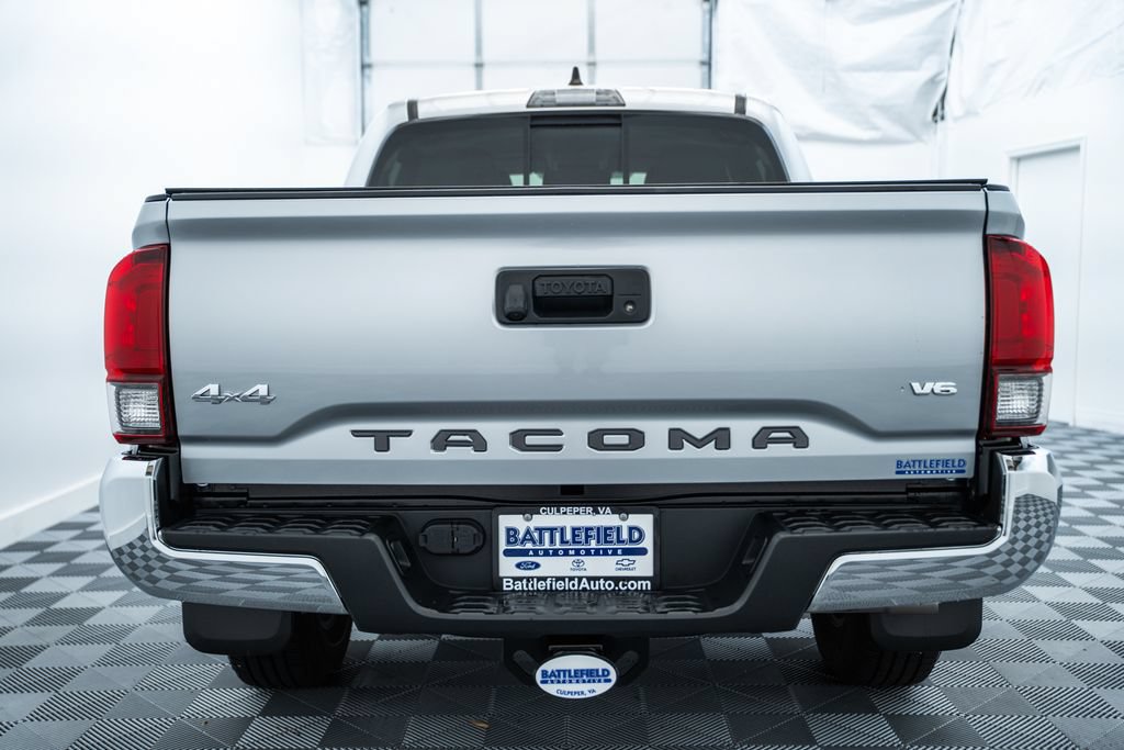 Certified 2022 Toyota Tacoma SR5 AWD/4WD image 6