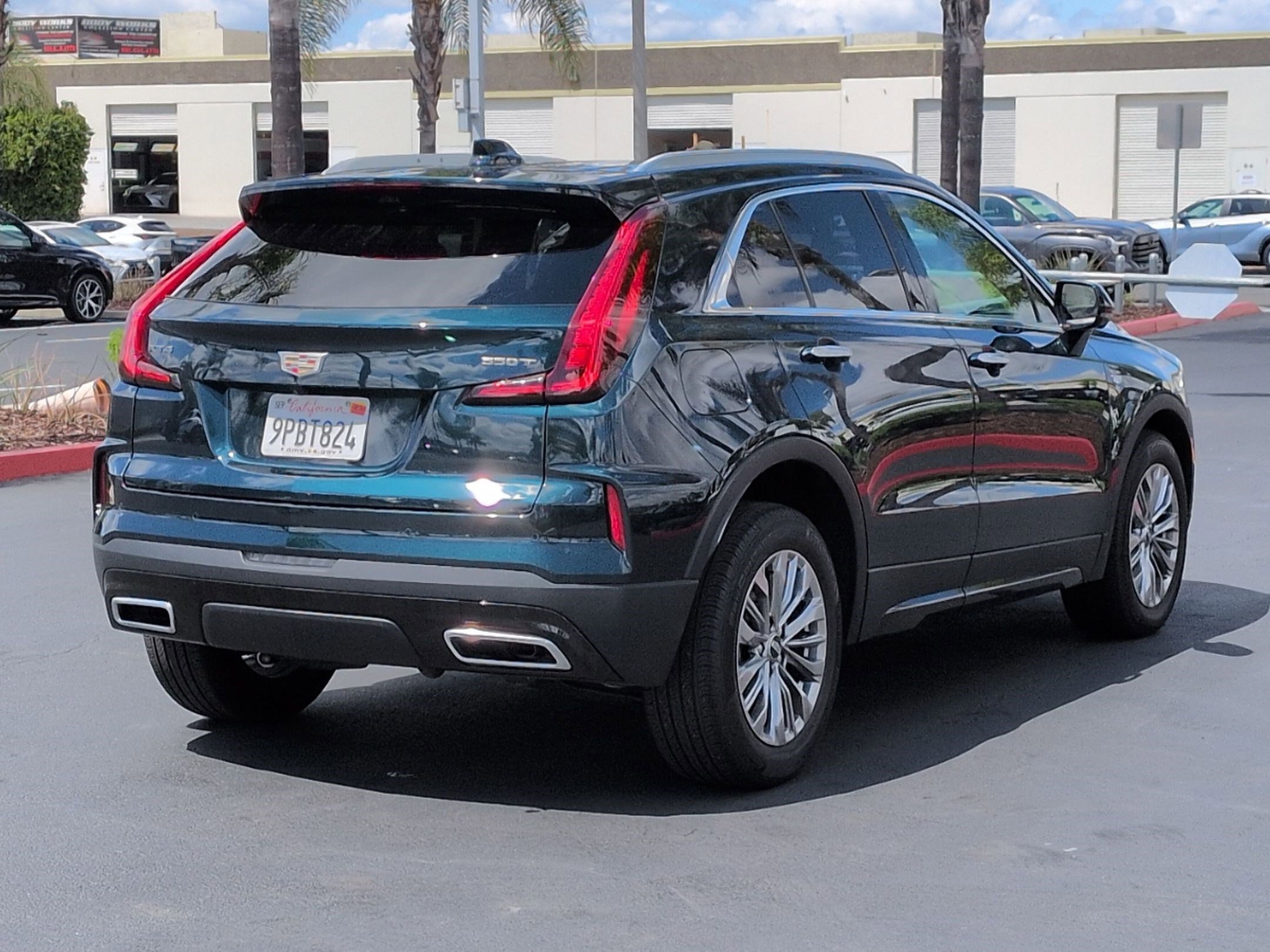 Used 2025 Cadillac XT4 Premium Luxury w/ Technology Package image 10