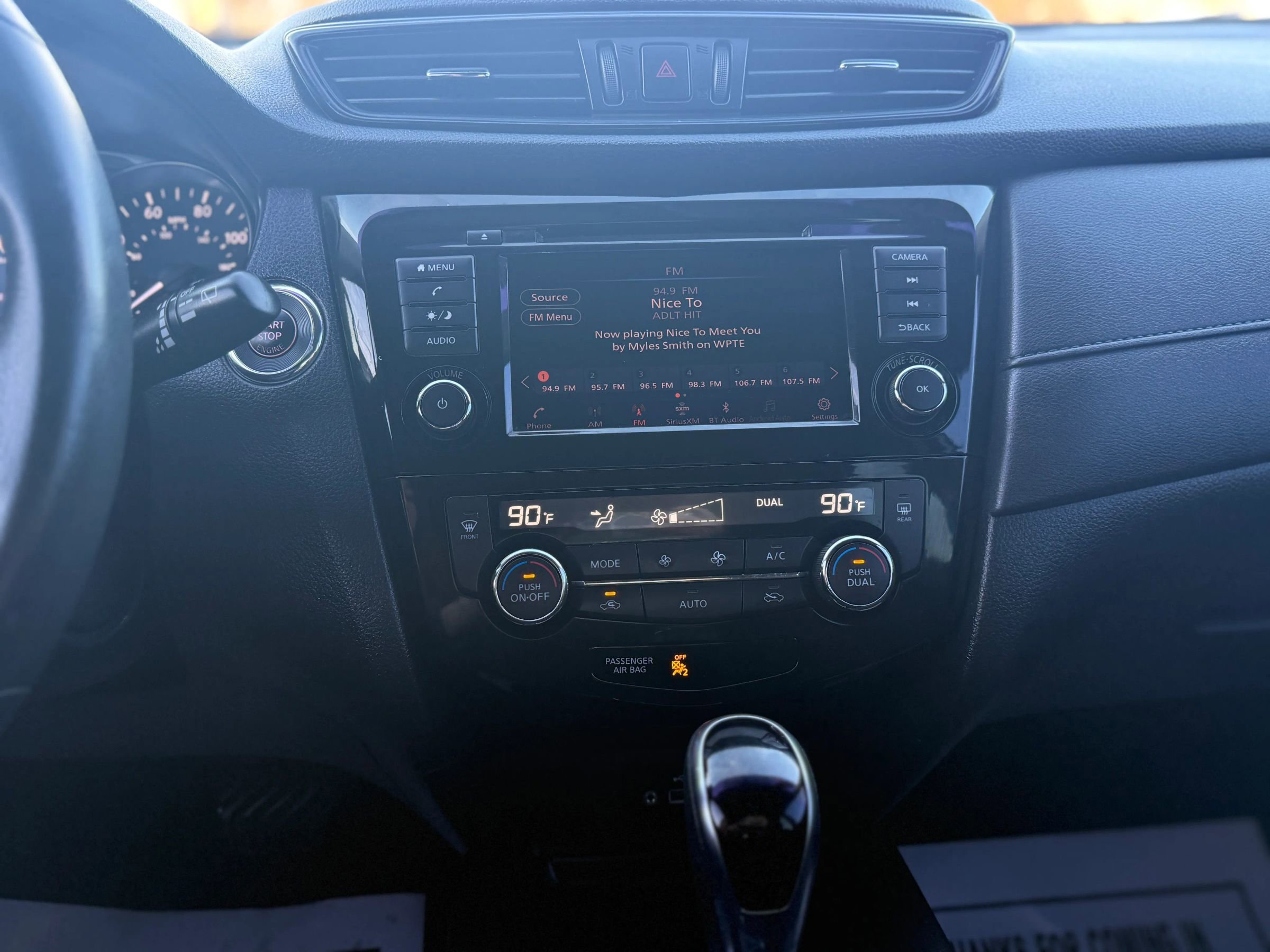 Used 2018 Nissan Rogue SV FWD image 25