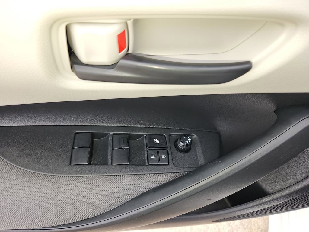Used 2022 Toyota Corolla LE image 13