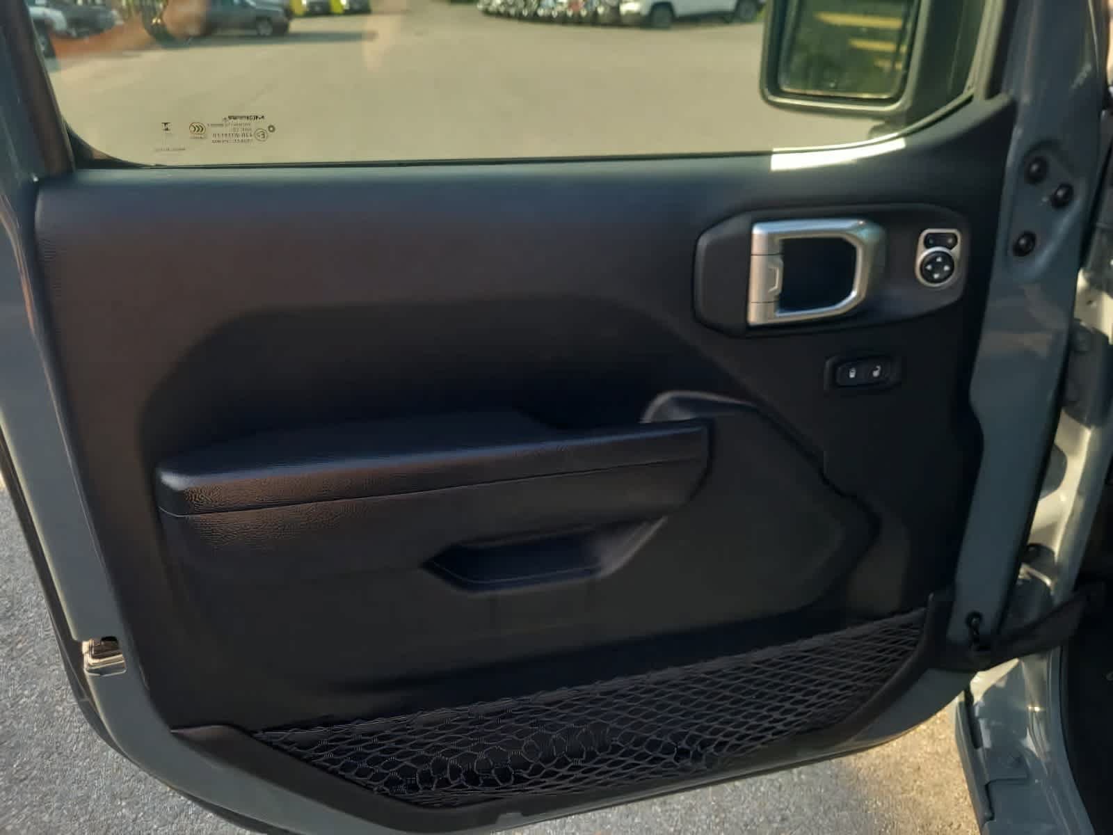 Used 2024 Jeep Wrangler Unlimited w/ Convenience Group AWD/4WD image 6