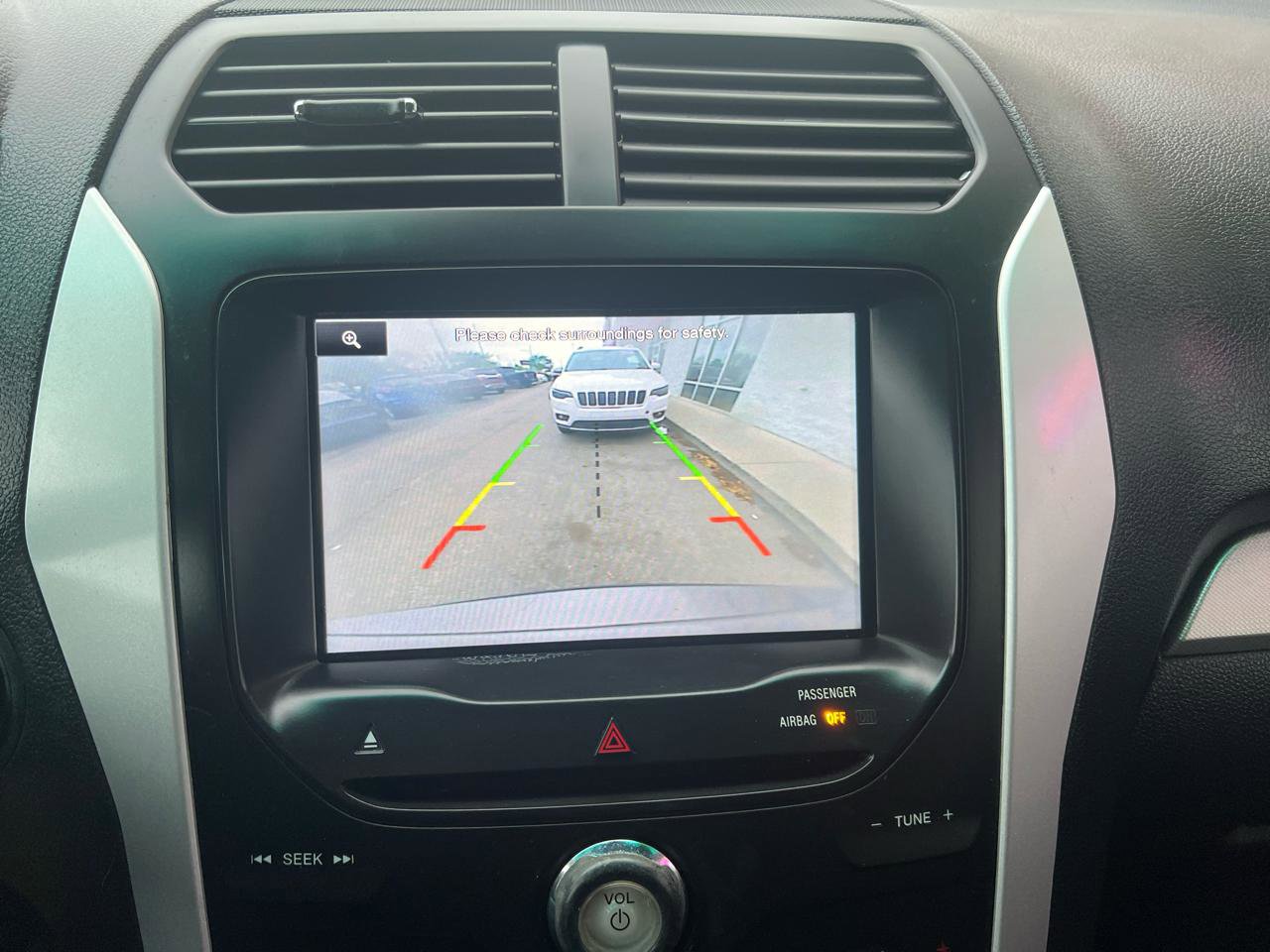 Used 2014 Ford Explorer XLT w/ Equipment Group 202A FWD image 23