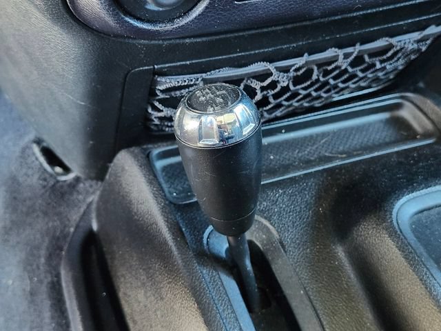 Used 2014 Jeep Wrangler Unlimited Sahara w/ Connectivity Group AWD/4WD image 22