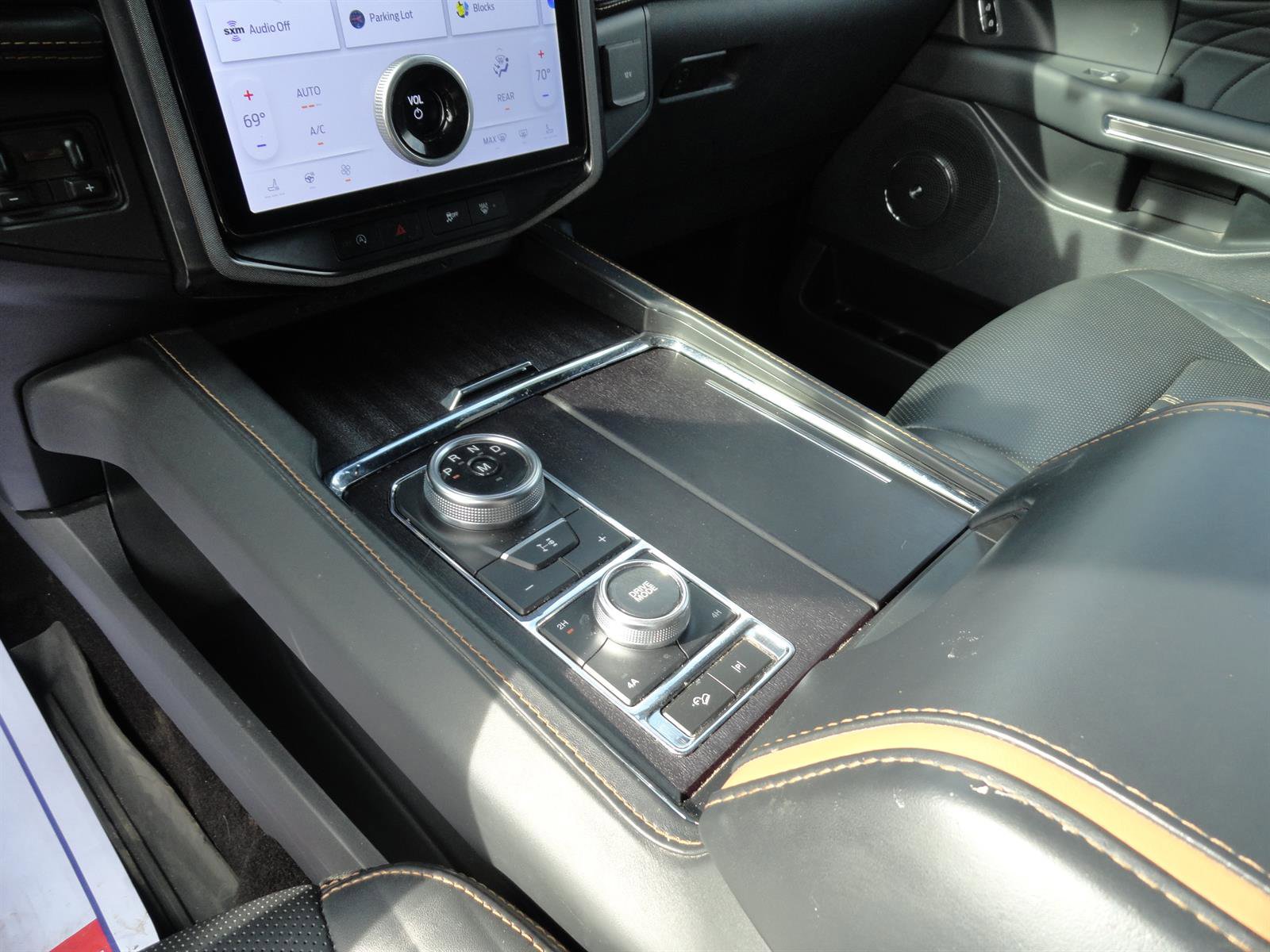 Certified 2022 Ford Expedition Max Platinum image 18