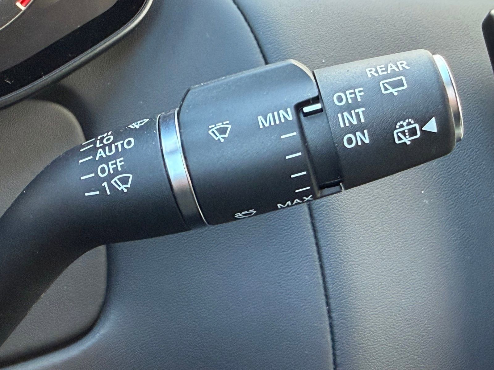 New 2026 Land Rover Range Rover Long Wheelbase SE image 14