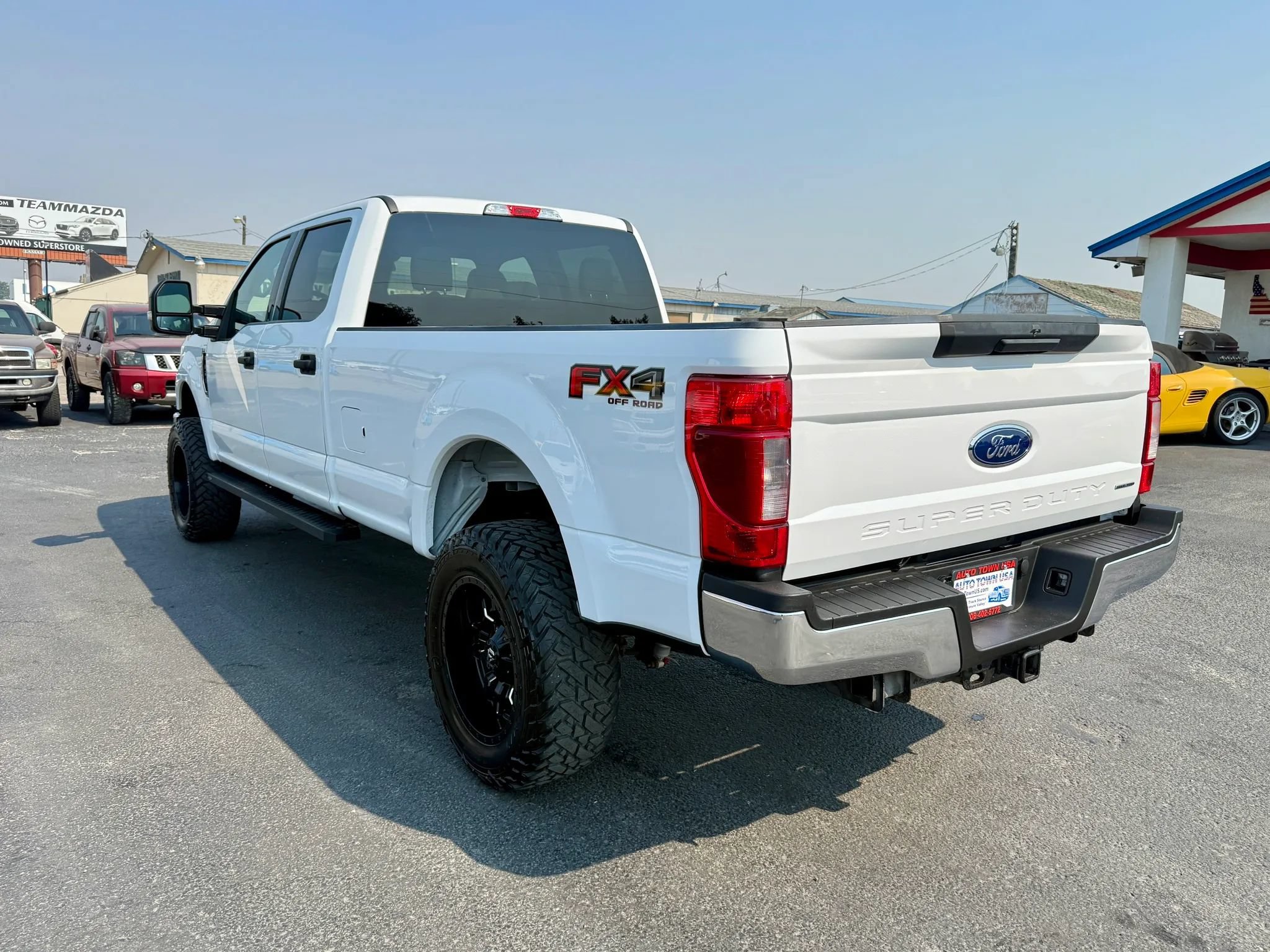 Used 2017 Ford F350 XLT w/ Camper Package AWD/4WD image 3