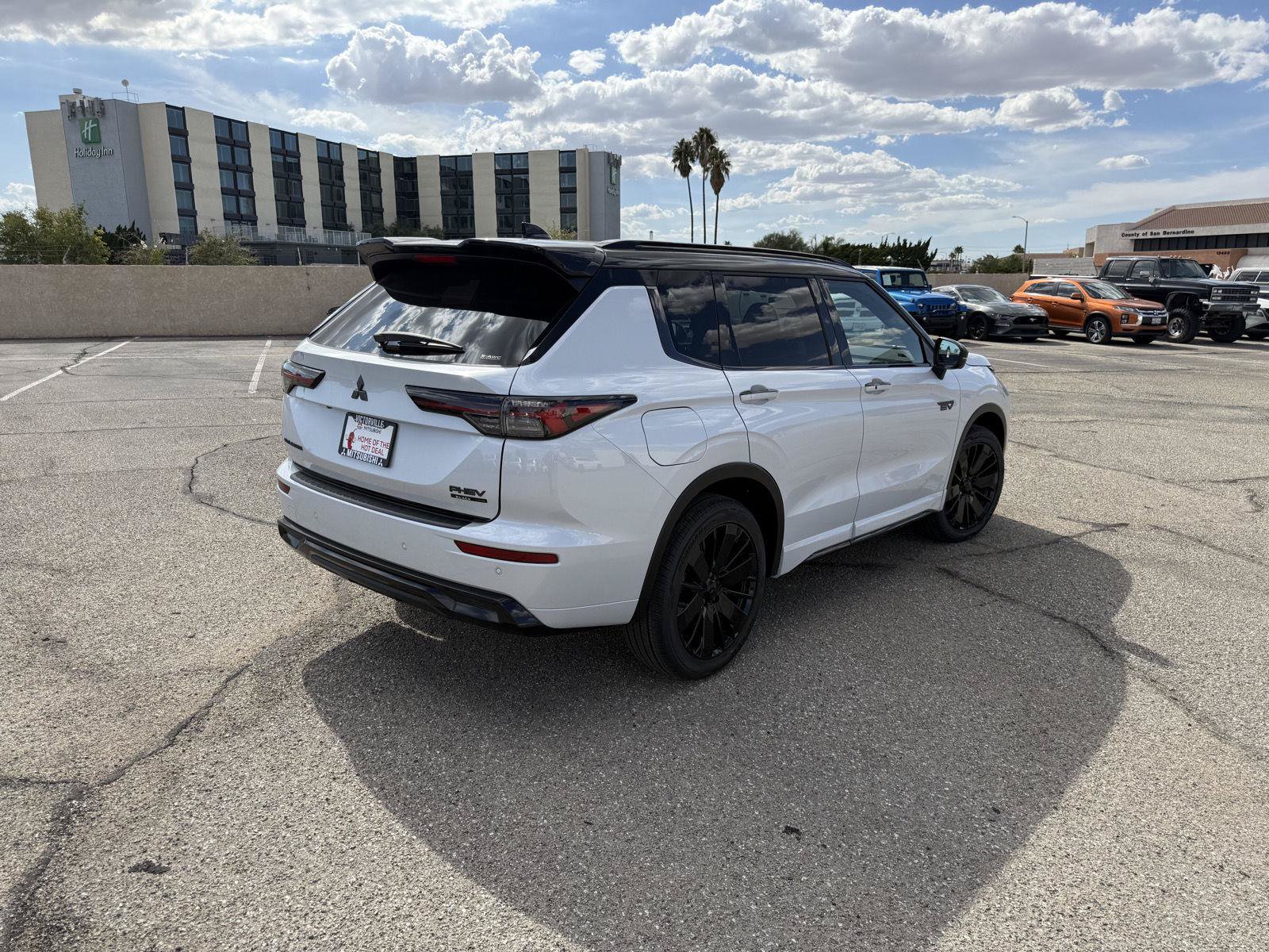 New 2026 Mitsubishi Outlander 4WD Plug-In Hybrid image 5