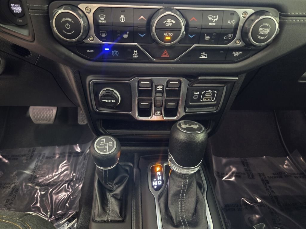 Certified 2025 Jeep Wrangler Sahara image 15