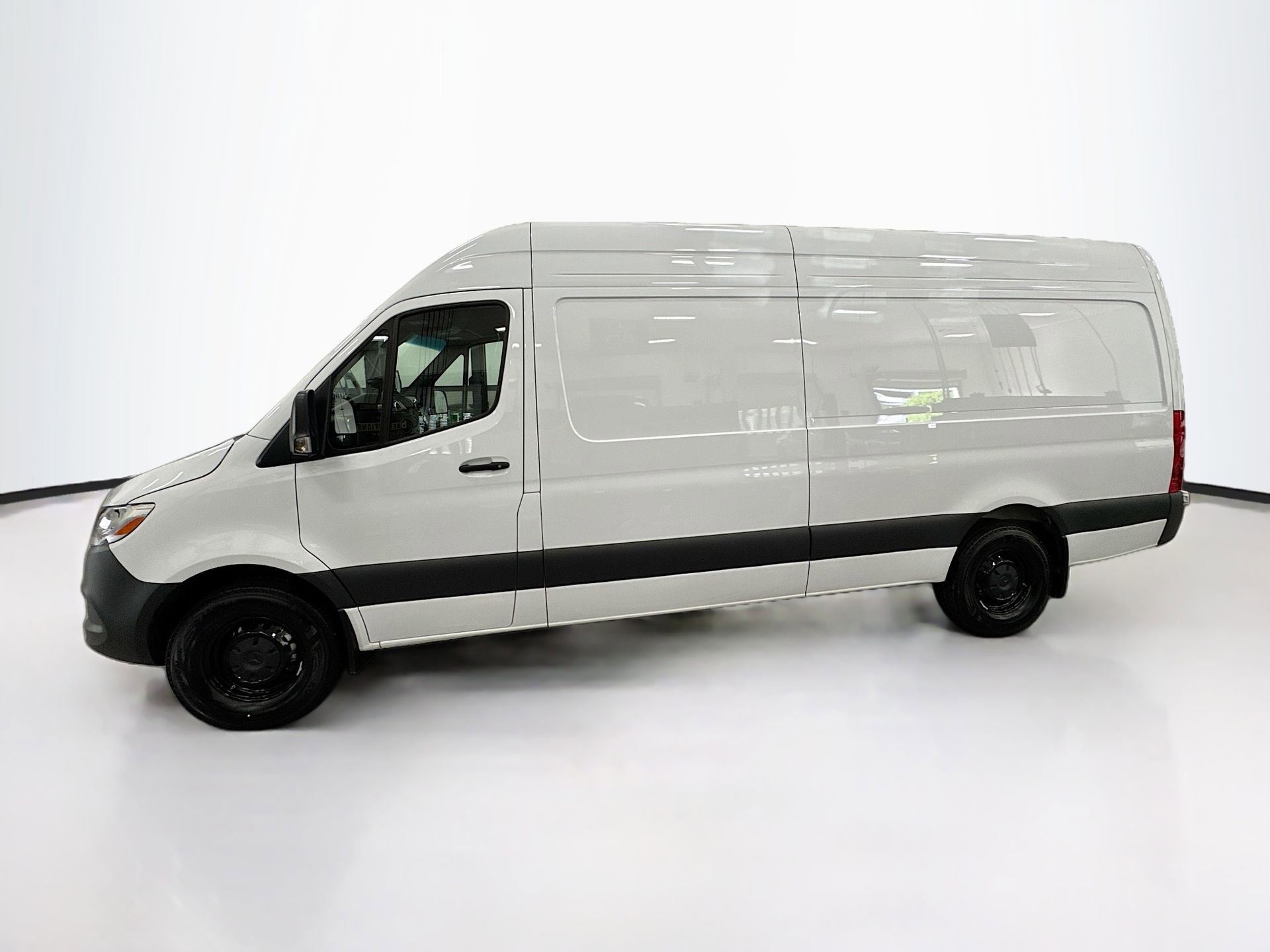 Used 2026 Mercedes-Benz Sprinter 2500 image 5