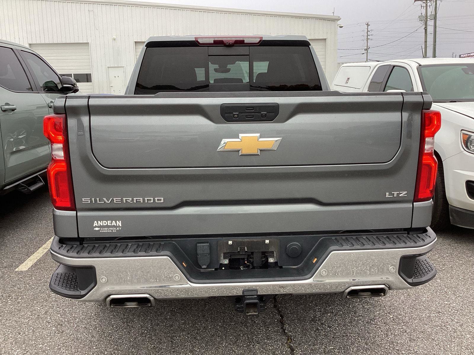 Used 2021 Chevrolet Silverado 1500 LTZ w/ LTZ Premium Package AWD/4WD image 3