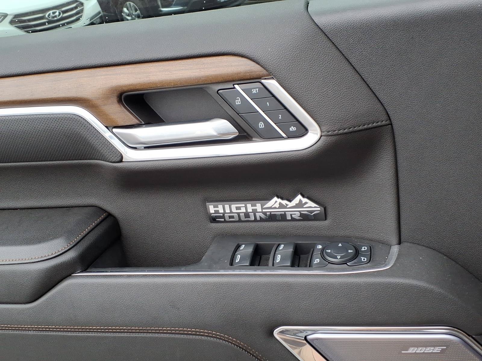 Used 2024 Chevrolet Silverado 1500 High Country w/ High Country Premium Package AWD/4WD image 23