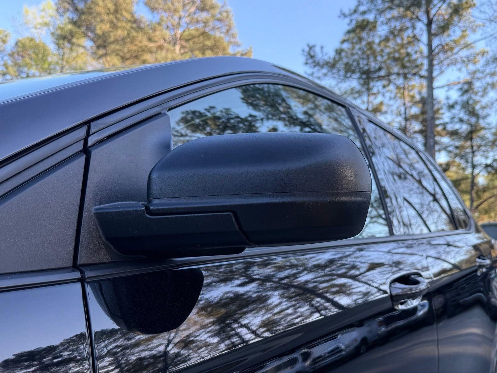 Used 2017 Ford Edge SE image 16