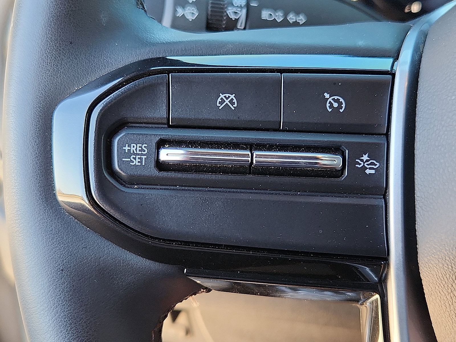 Used 2024 Chevrolet Colorado ZR2 w/ ZR2 Bison Edition image 18