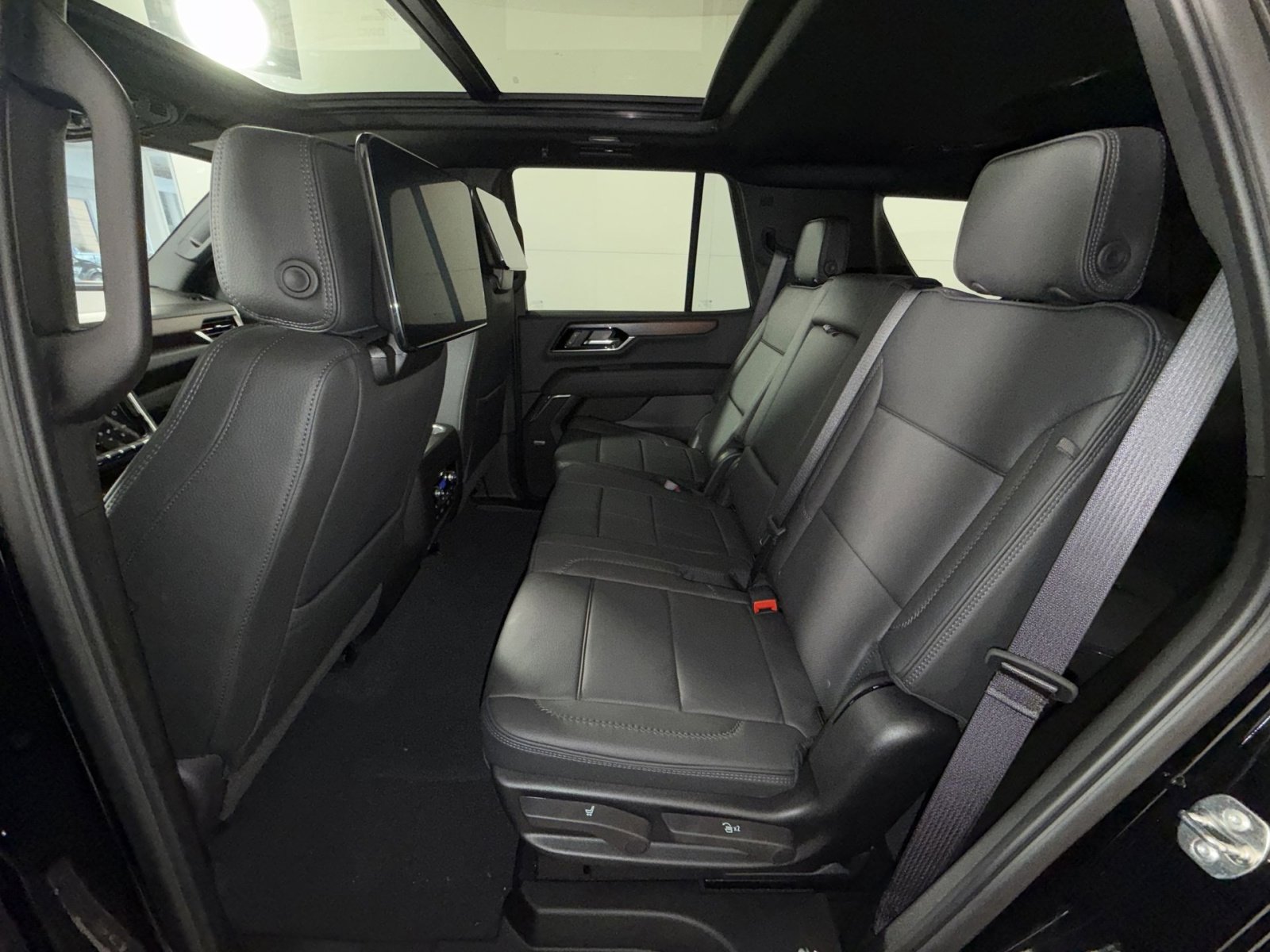 New 2026 GMC Yukon Denali w/ Denali Reserve Package image 25