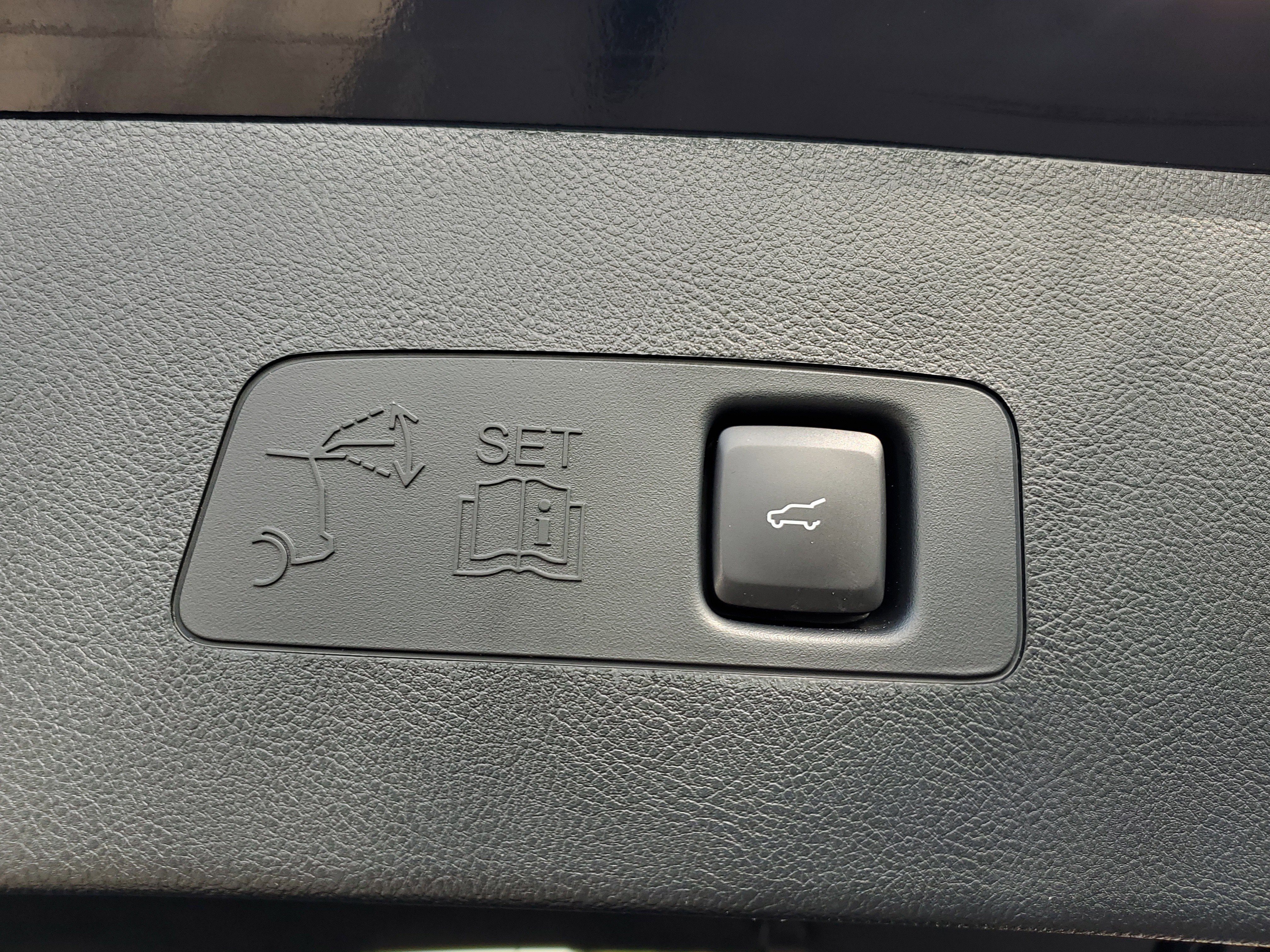 Certified 2024 Lincoln Corsair Reserve w/ Equipment Group 201A image 7