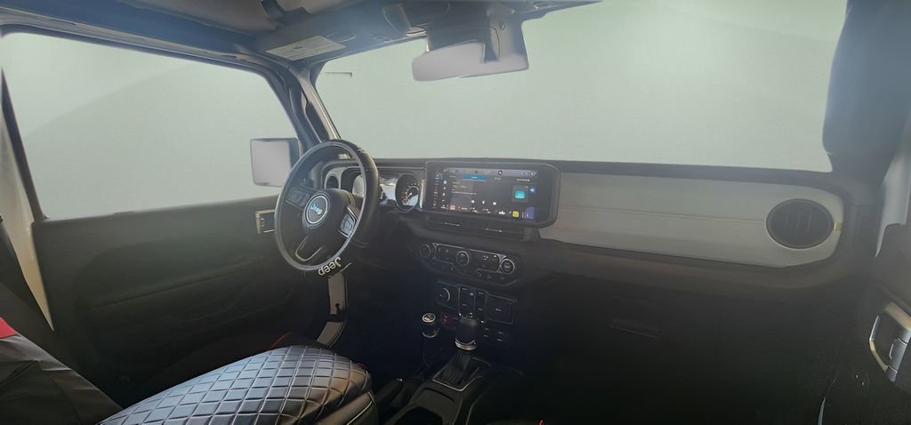 Used 2024 Jeep Gladiator Sport image 22