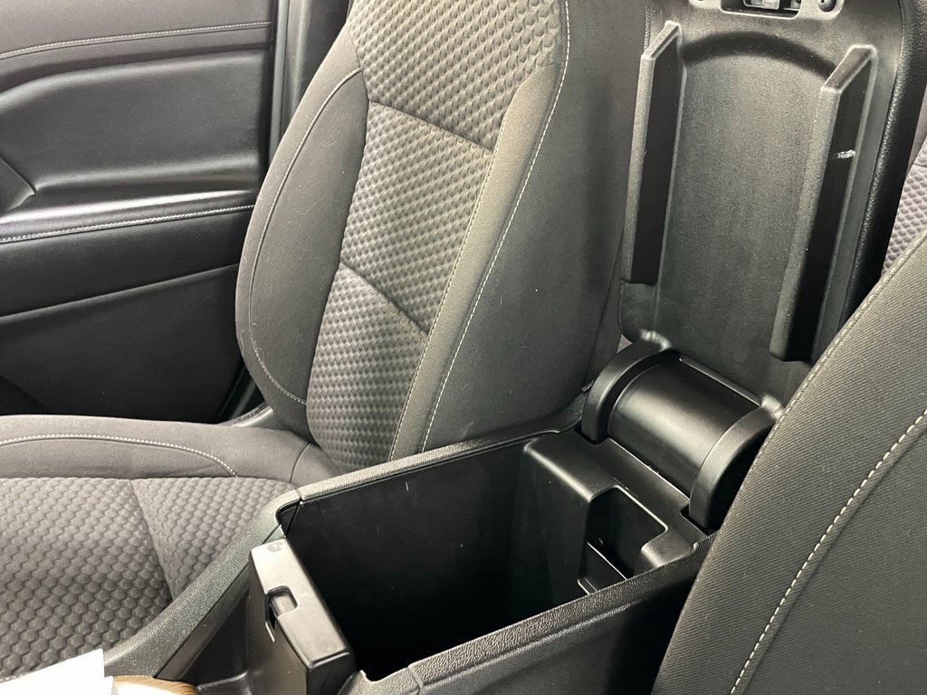 Used 2019 GMC Acadia SLE image 30