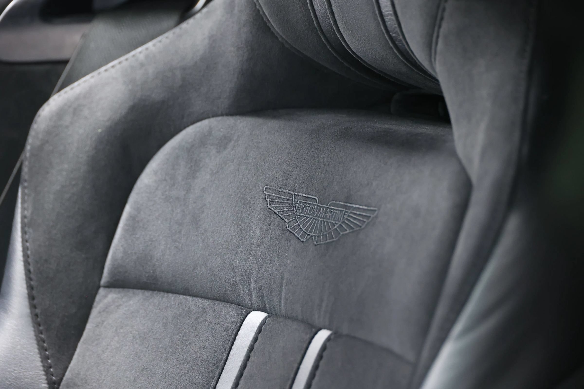 Used 2020 Aston Martin V8 Vantage Coupe RWD image 17