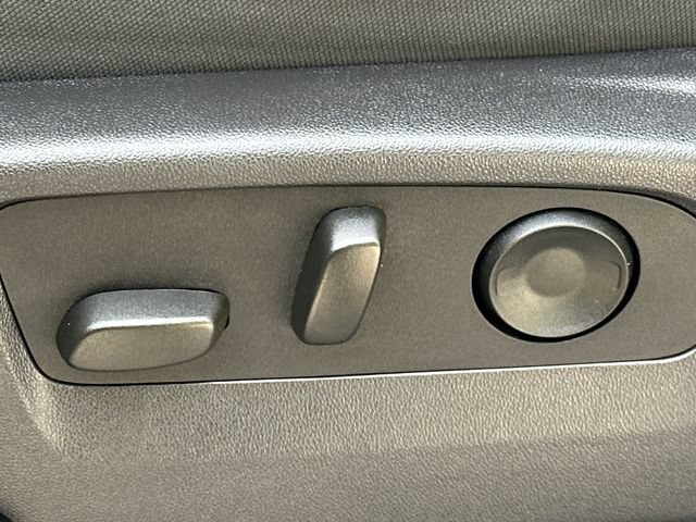 Certified 2025 Chevrolet Silverado 2500 Custom w/ Custom Value Package AWD/4WD image 34