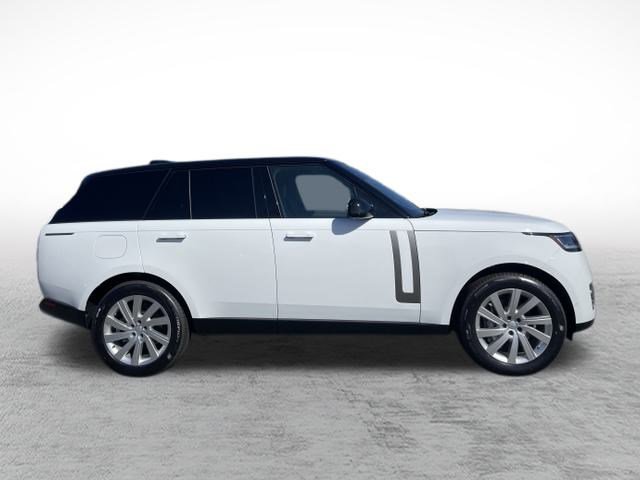 New 2025 Land Rover Range Rover SE image 4