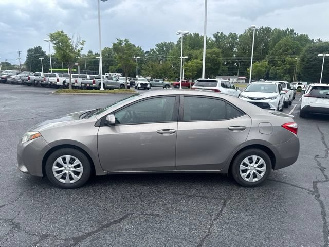 Used 2015 Toyota Corolla LE FWD image 4
