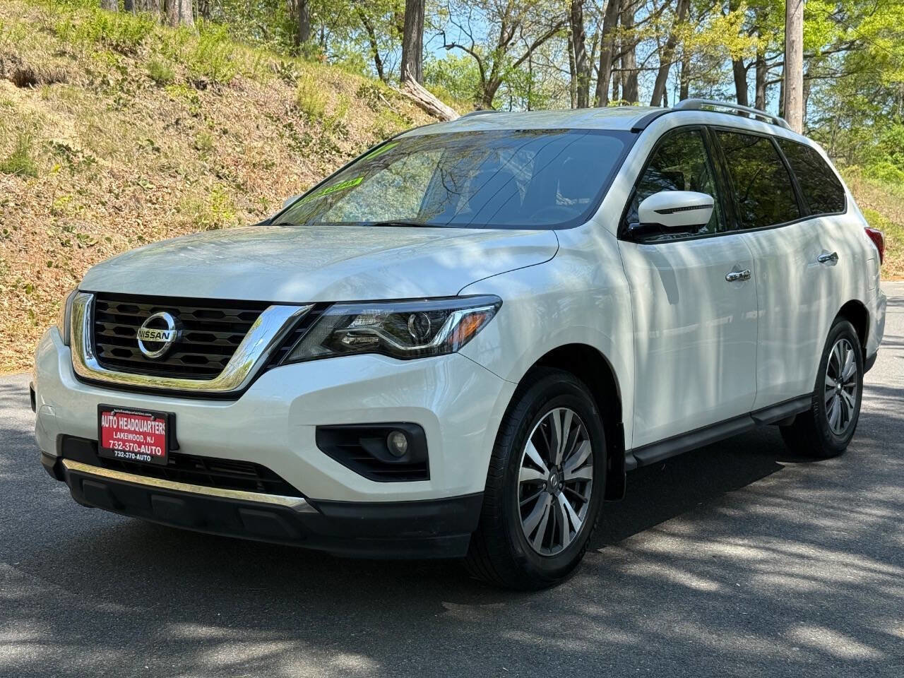 Used 2017 Nissan Pathfinder SL w/ SL Tech Package AWD/4WD image 1