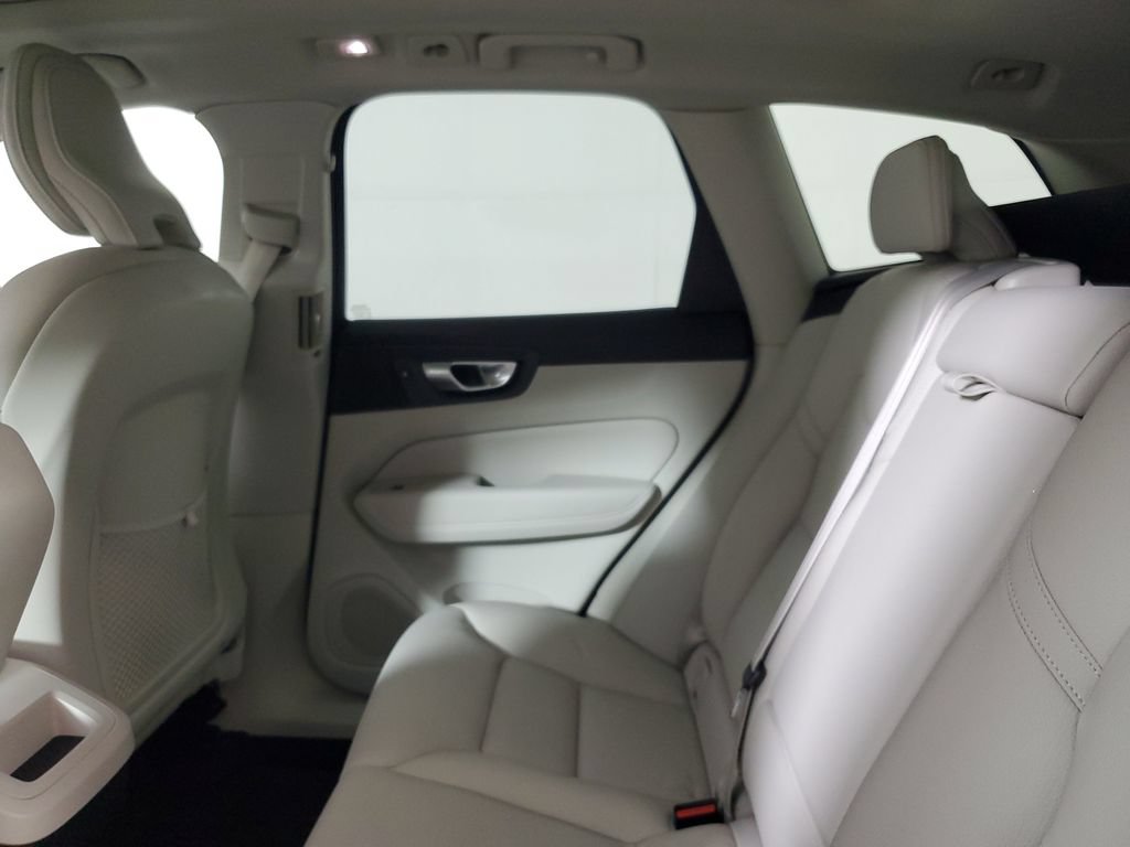 Certified 2024 Volvo XC60 B5 Core w/ Protection Package Premier AWD/4WD image 14