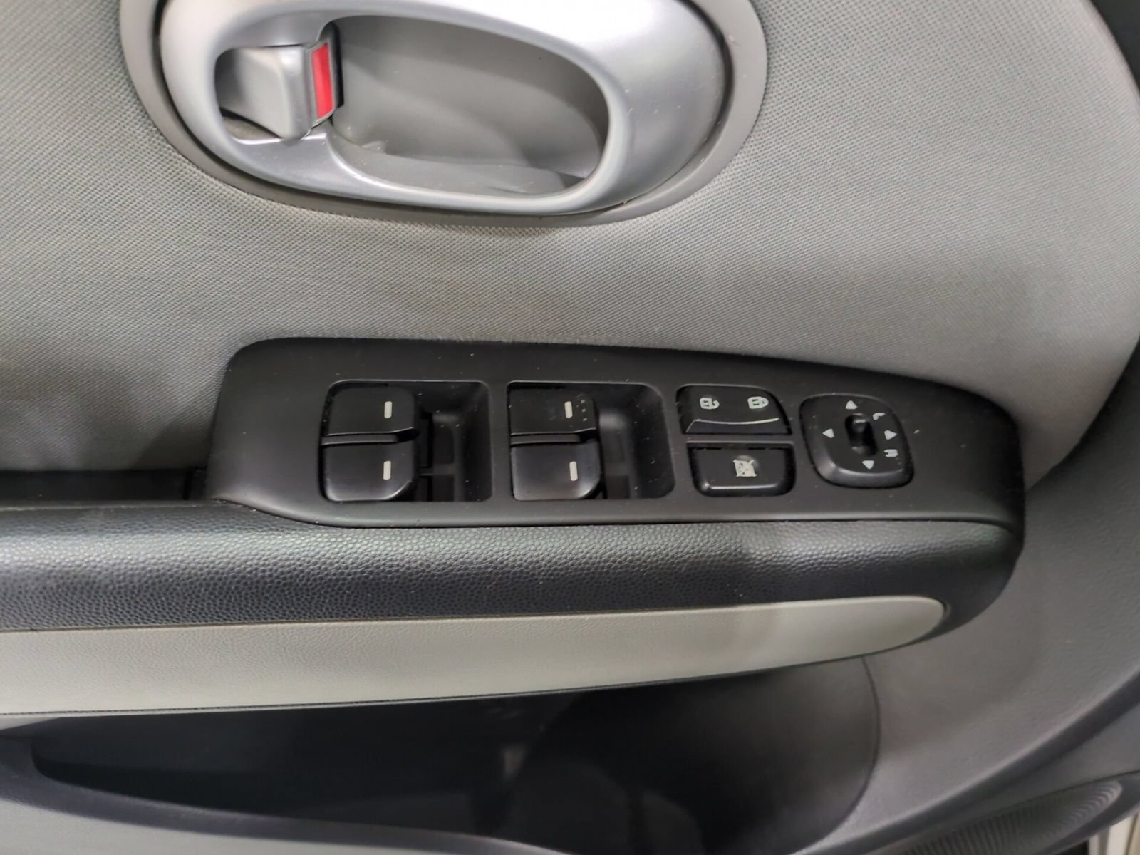 Used 2015 Kia Soul FWD image 16
