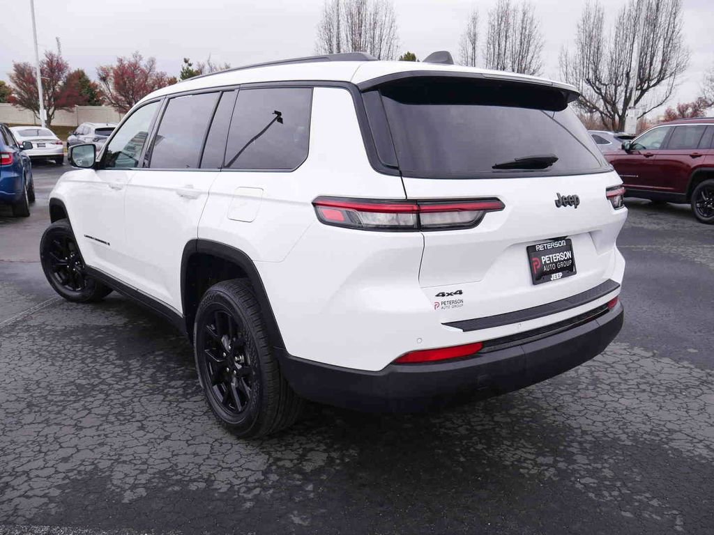 Certified 2024 Jeep Grand Cherokee L Laredo image 18