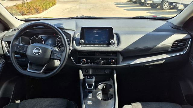 Used 2025 Nissan Rogue SV image 21