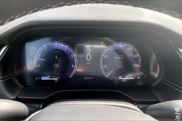 Used 2024 Jeep Grand Cherokee Altitude AWD/4WD image 20
