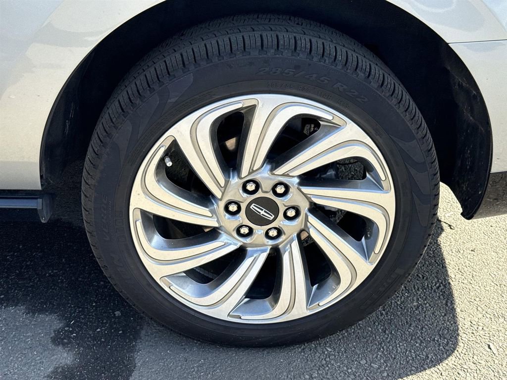 Used 2024 Lincoln Navigator Reserve AWD/4WD image 32