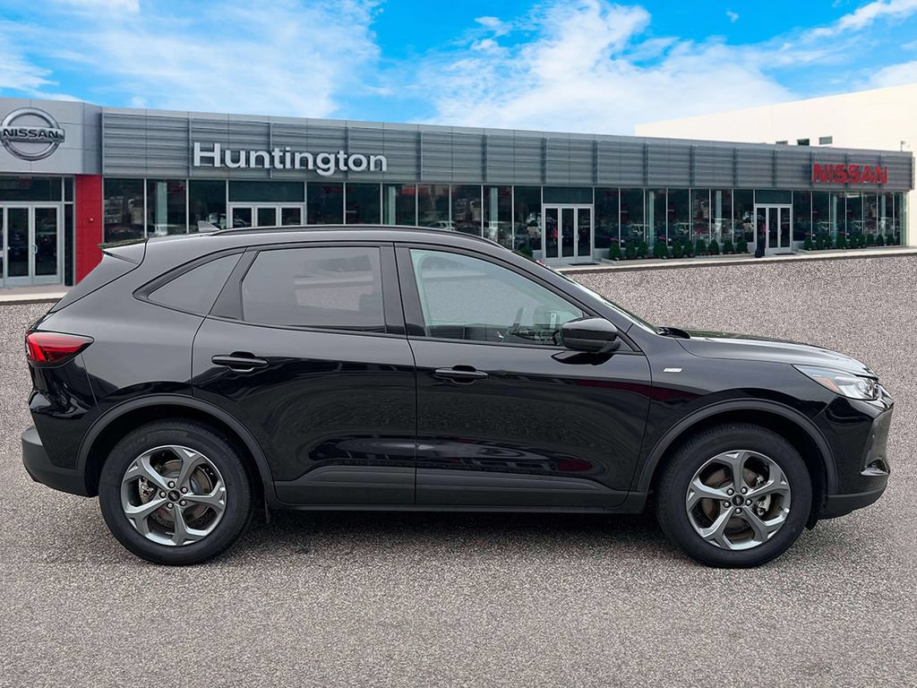 Used 2025 Ford Escape ST-Line Select AWD/4WD image 9